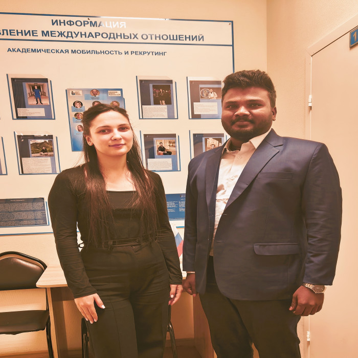 Dr.Raj kumar with University officials